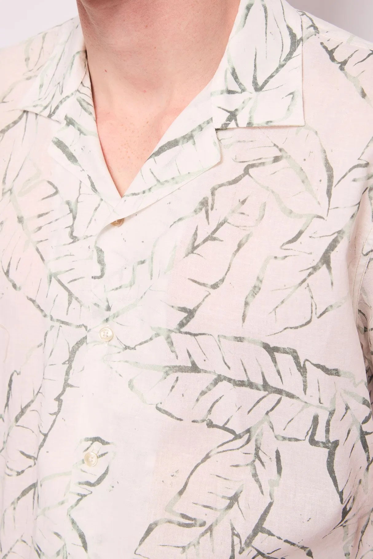 CAMISA HOJAS MANGA CORTA - GAUDÍ