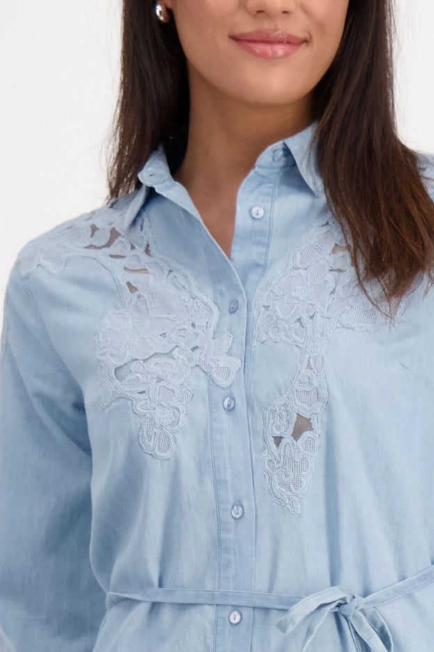 VESTIDO VAQUERO BORDADOS - MONARI