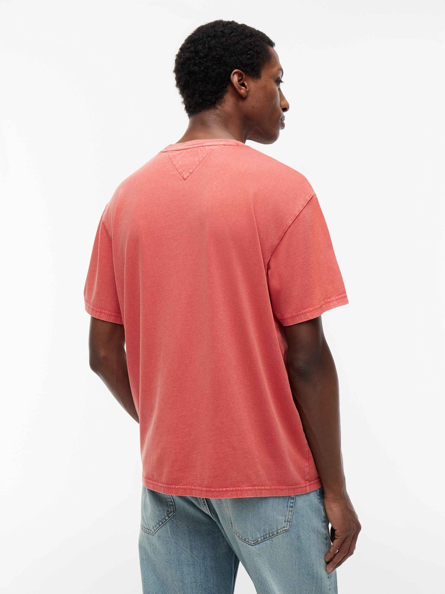 CAMISETA LOGO ENGOMADO - TOMMY JEANS