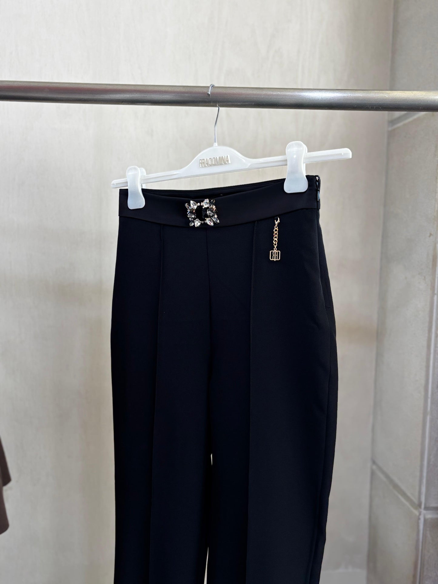 PANTALÓN CINTURA STRASS - FRACOMINA
