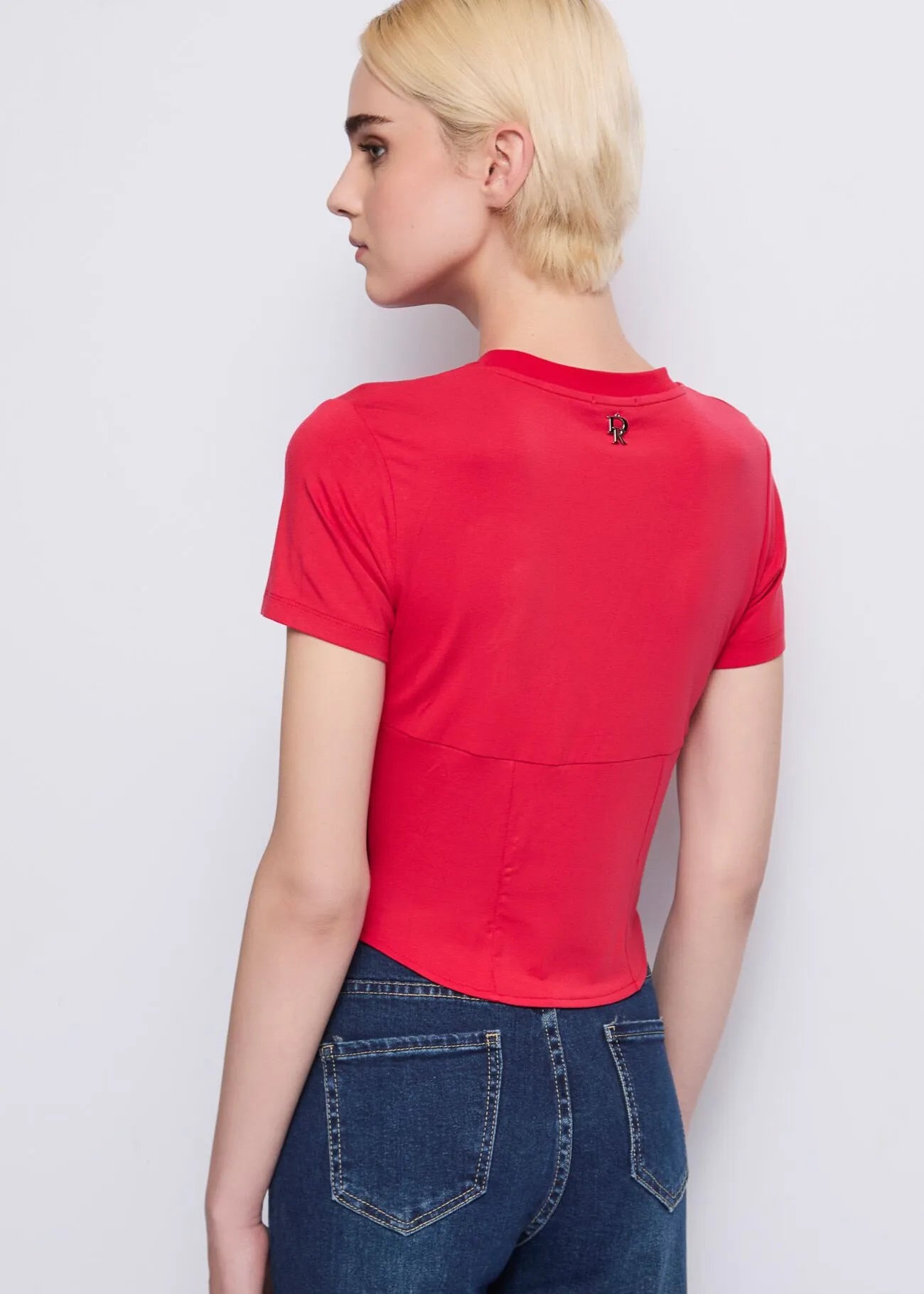 TOP CON LOGO Y PEDRERÍA - DENNY ROSE