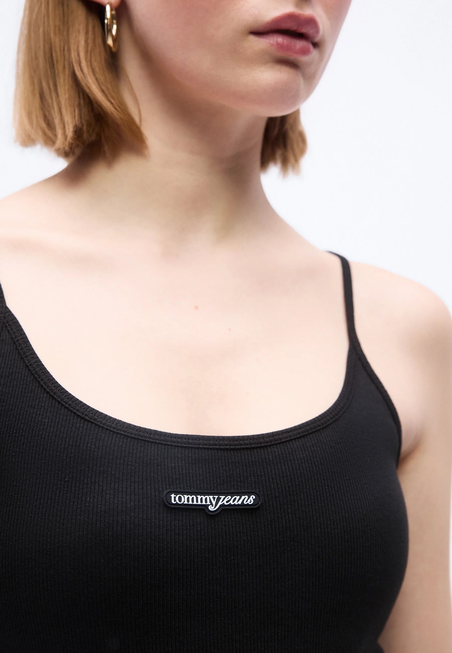 CAMISETA SCRIPT - TOMMY JEANS