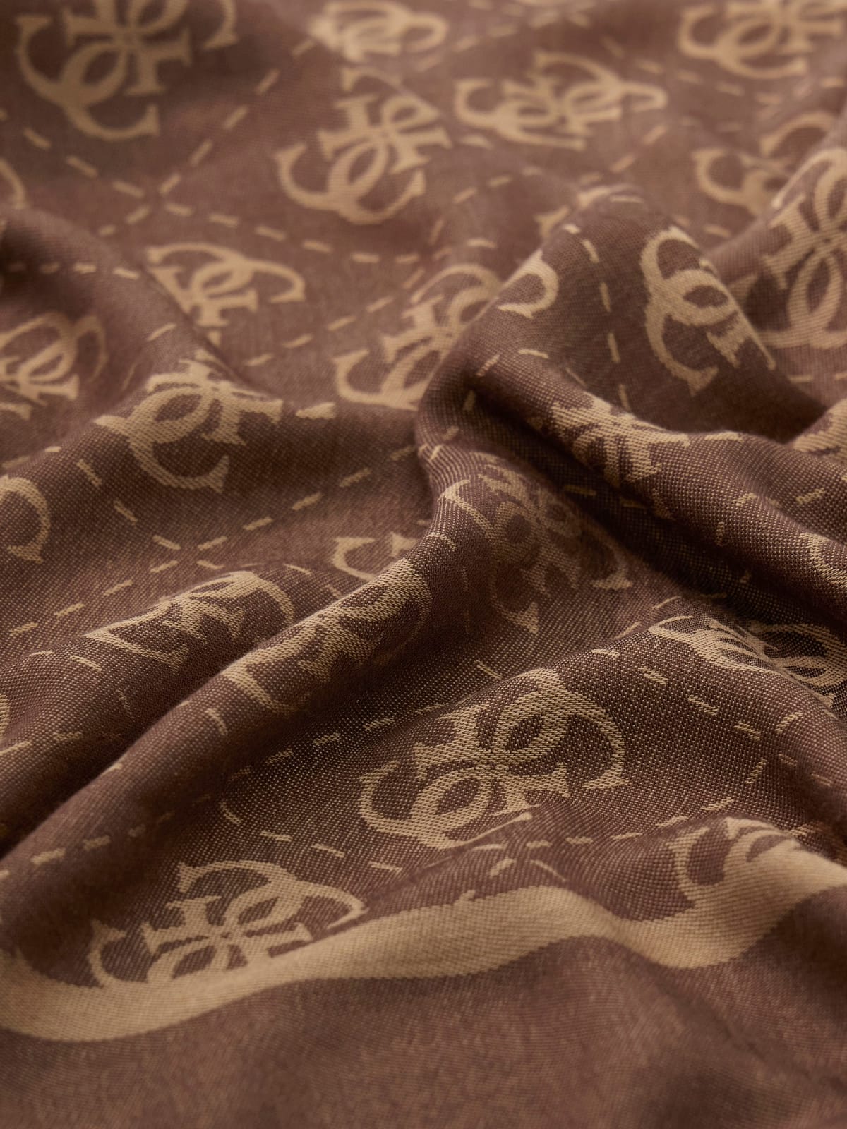 PAÑUELO JACQUARD - GUESS
