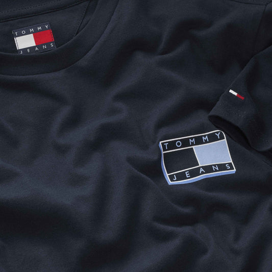 CAMISETA LOGO RELIEVE - TOMMY JEANS