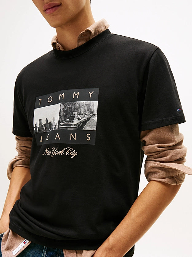 CAMISETA CON ESTAMPADO - TOMMY JEANS