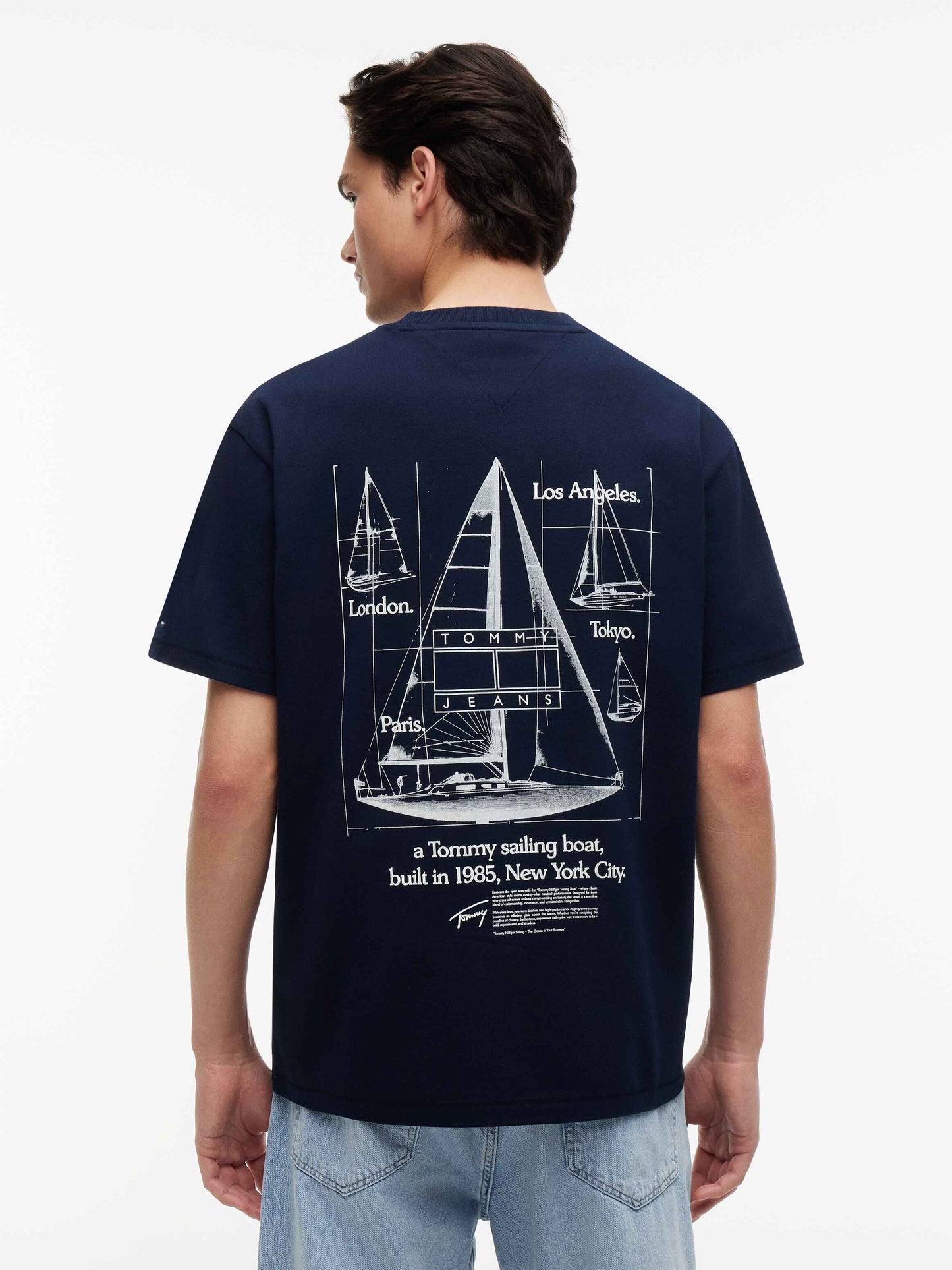 CAMISETA LOGO VELA - TOMMY JEANS