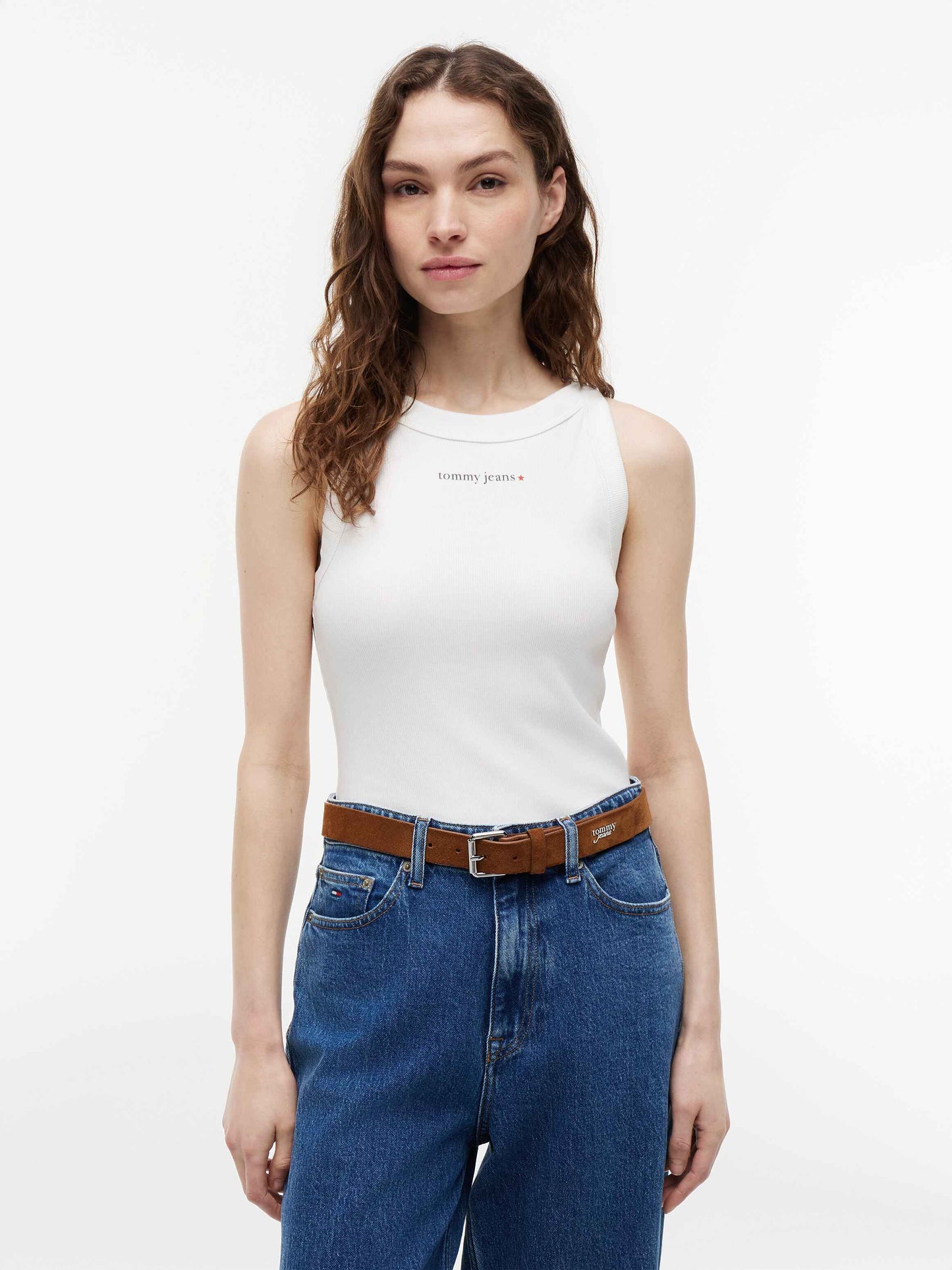 CAMISETA LOGO ENGOMADO - TOMMY JEANS