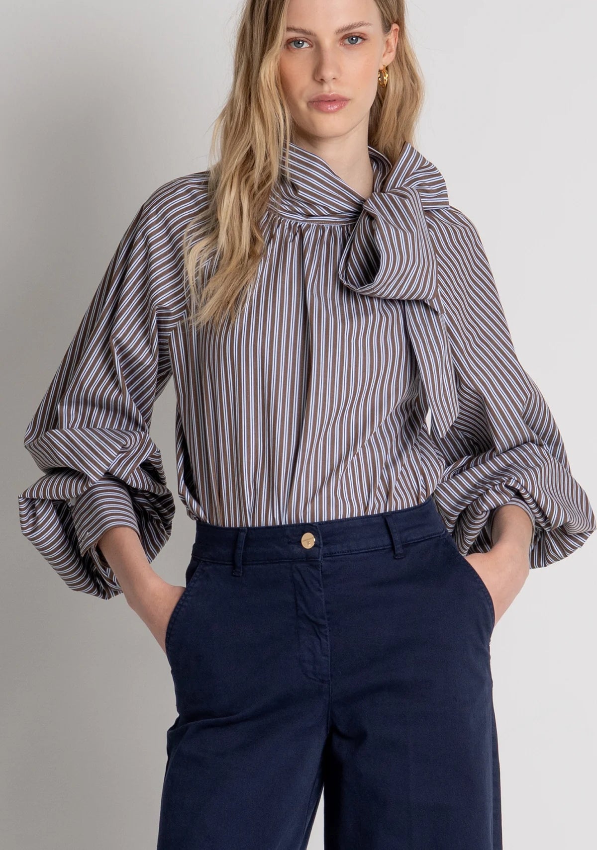 BLUSA VOLANTE CRUZADA - FRACOMINA