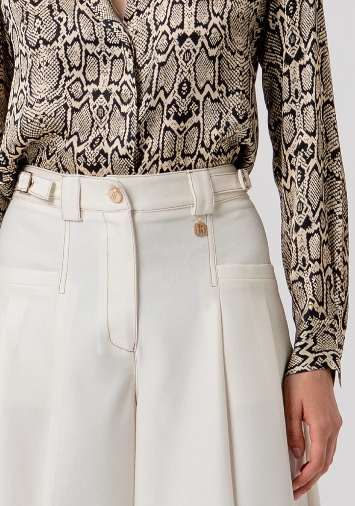 BERMUDA SHORTS - FRACOMINA