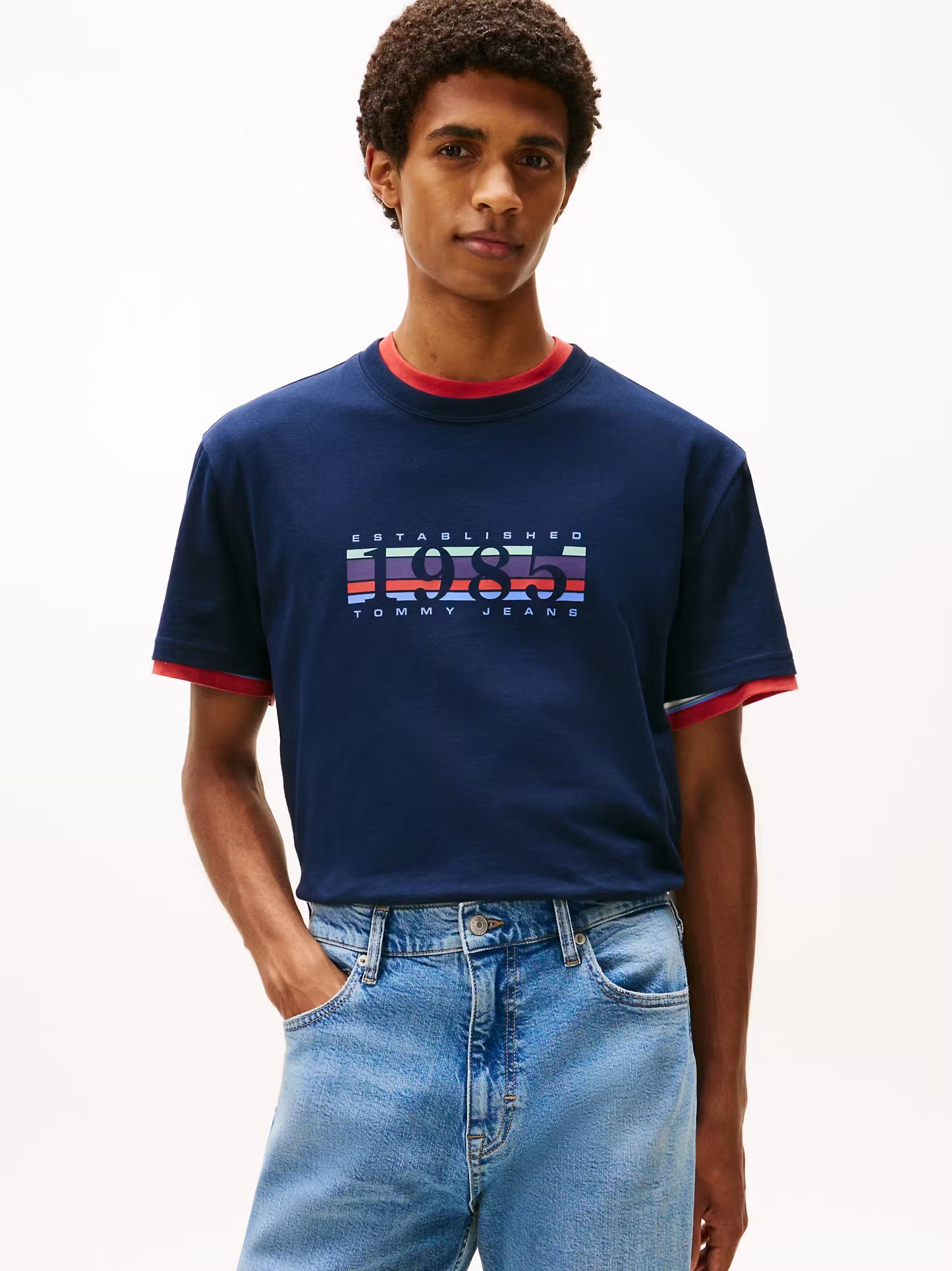 CAMISETA 1985 - TOMMY JEANS