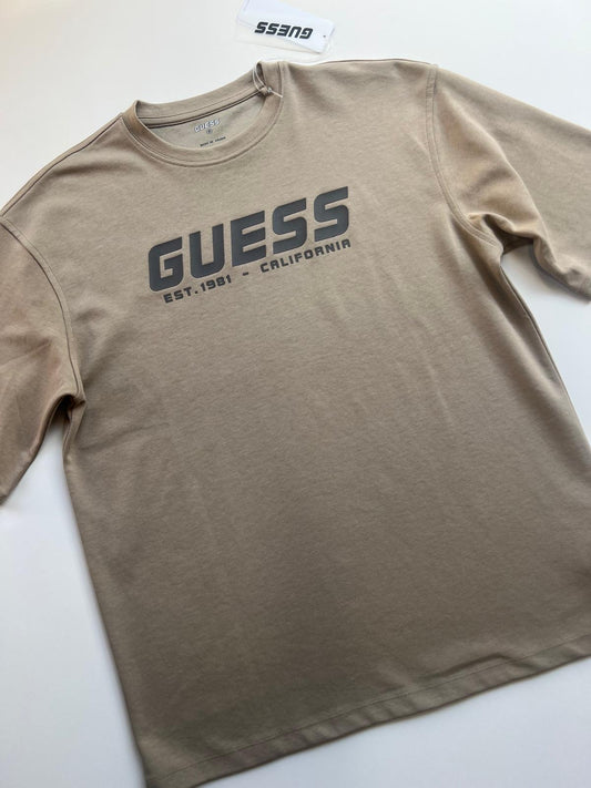 CAMISETA LOGO ENGOMADO - GUESS