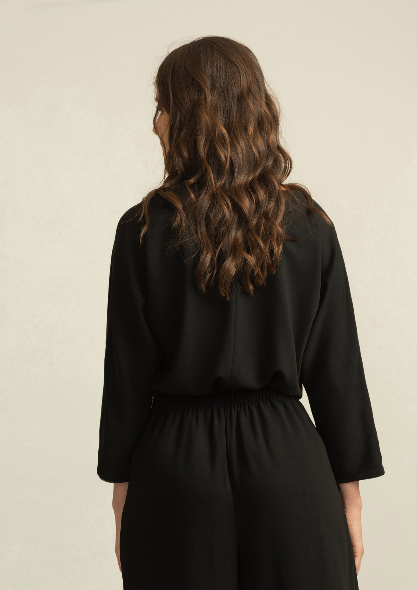 BLUSA NEGRA DETALLE - ALBA CONDE