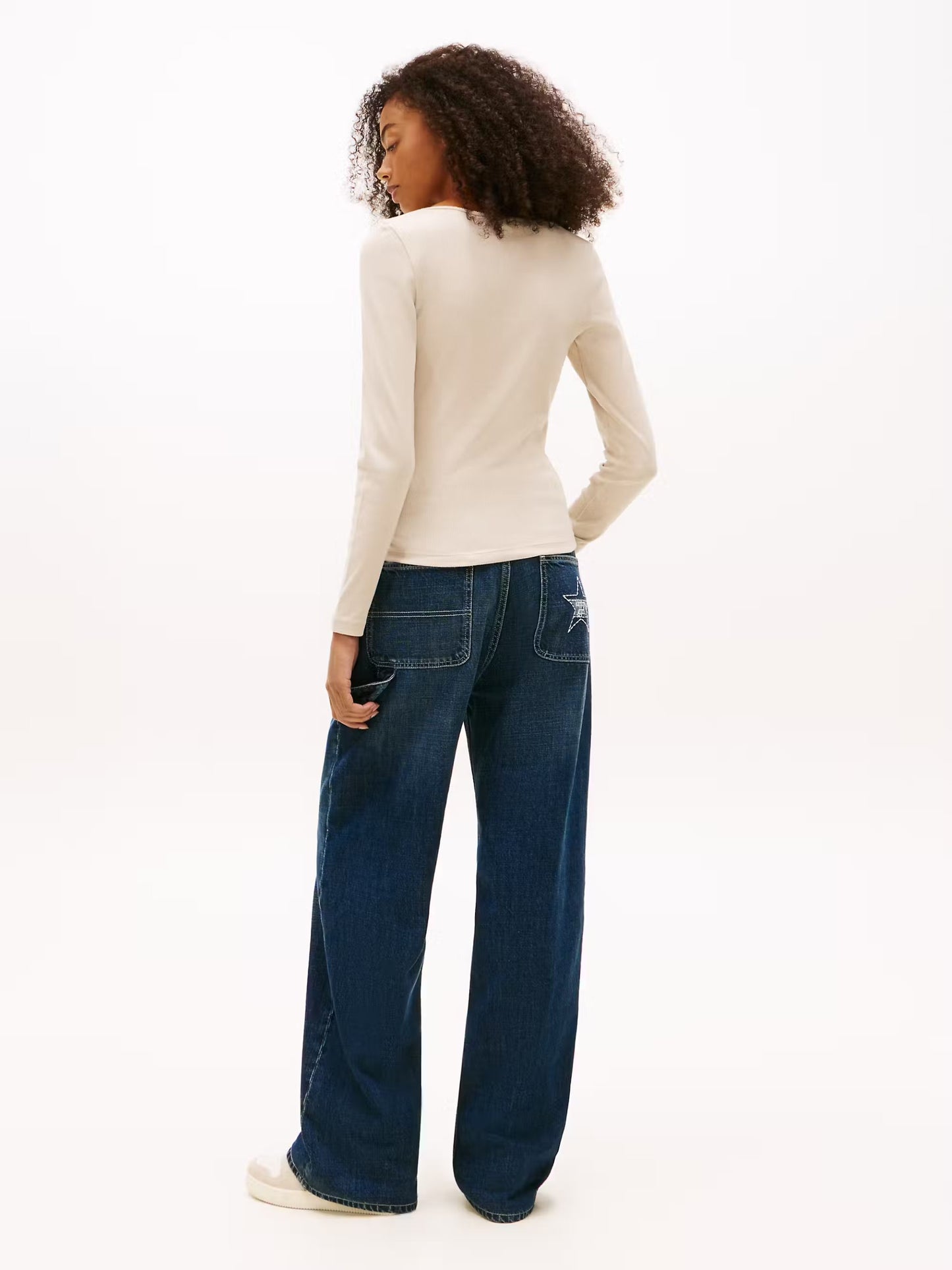 CAMISETA ESCOTE CUADRADO - TOMMY JEANS