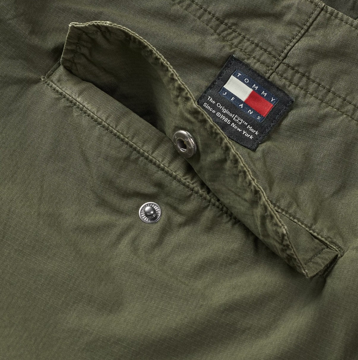 PANTALÓN CARGO GOMA PUÑO - TOMMY JEANS