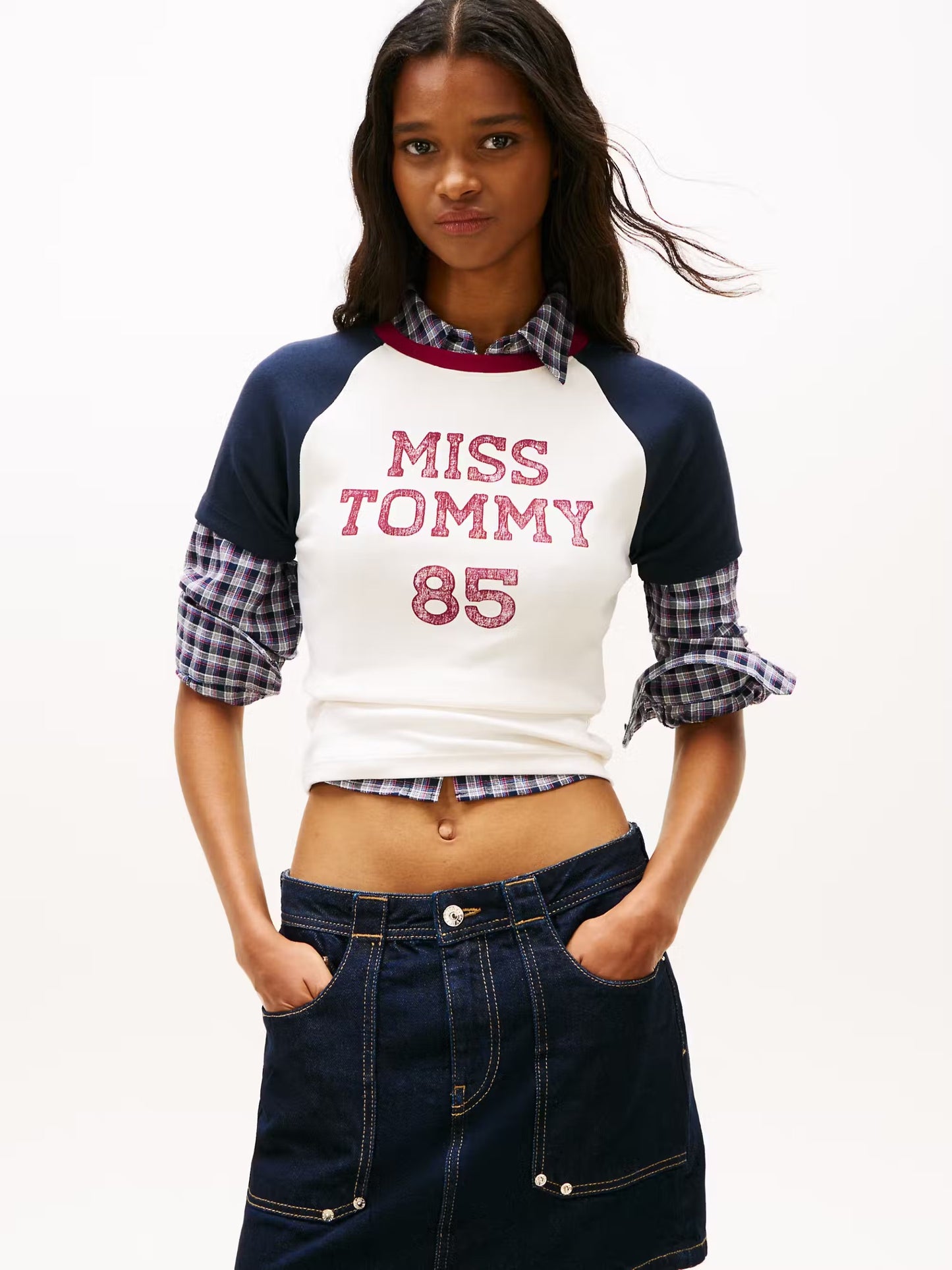 CAMISETA MISS TOMMY 85 - TOMMY JEANS
