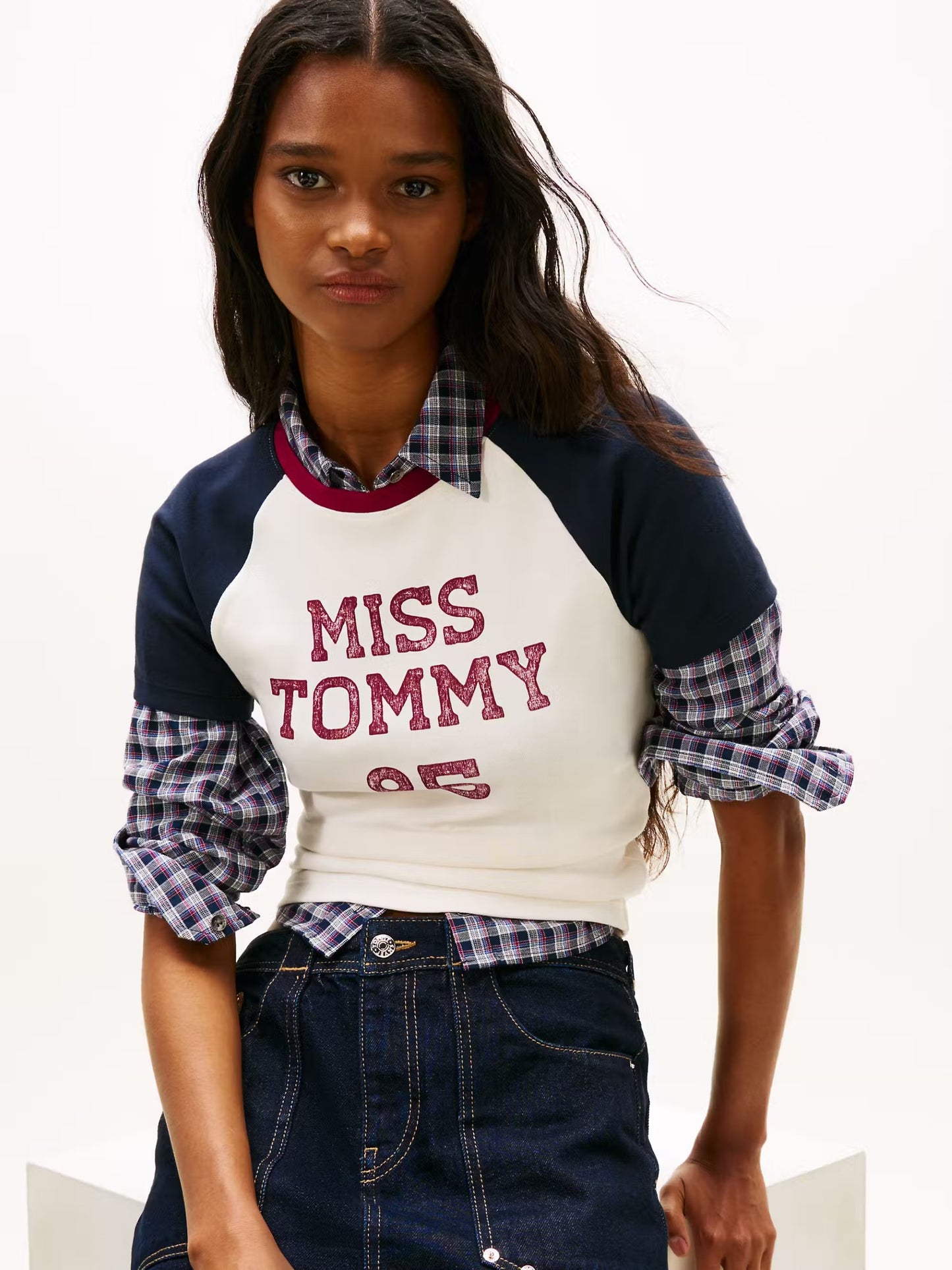 CAMISETA MISS TOMMY 85 - TOMMY JEANS